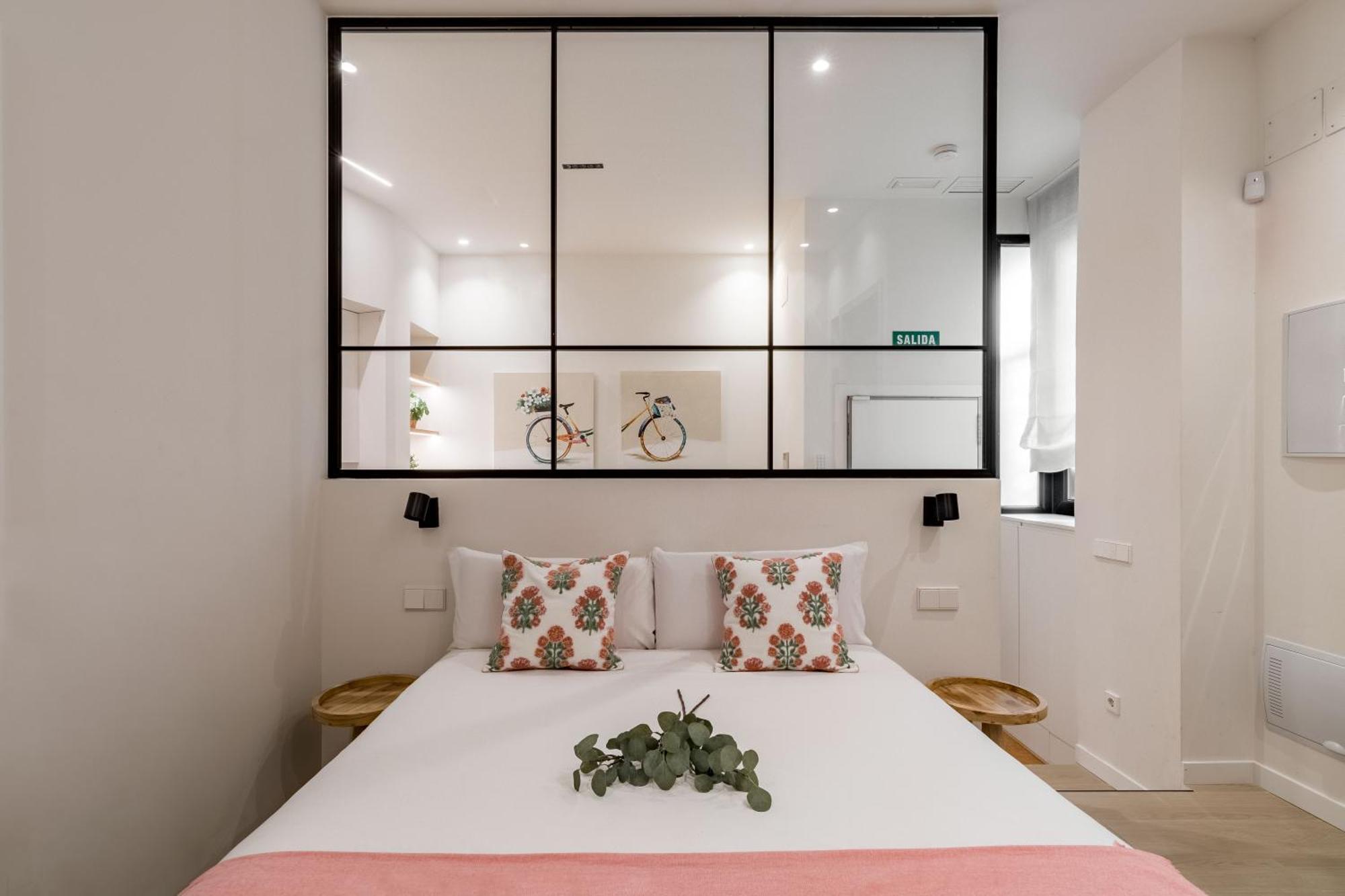 Charming La Almudena Apartment *